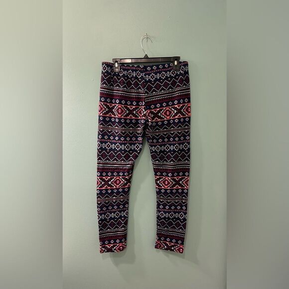 NWT … NO BOUNDARIES “Size: XL - (15-17)” Geometric Patterned Leggings - Picture 4 of 5